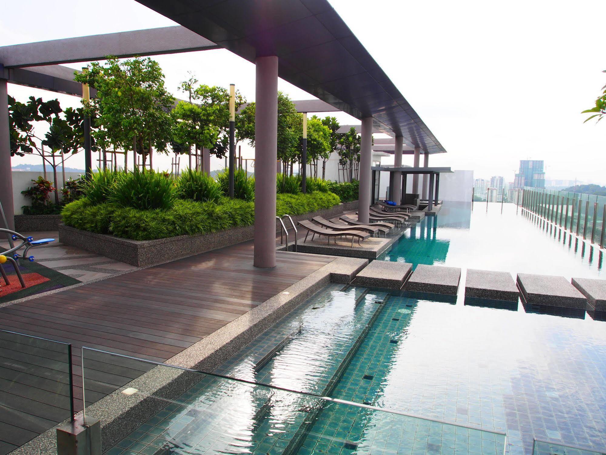 Premier Times International Hotel Seri Kembangan Exterior photo