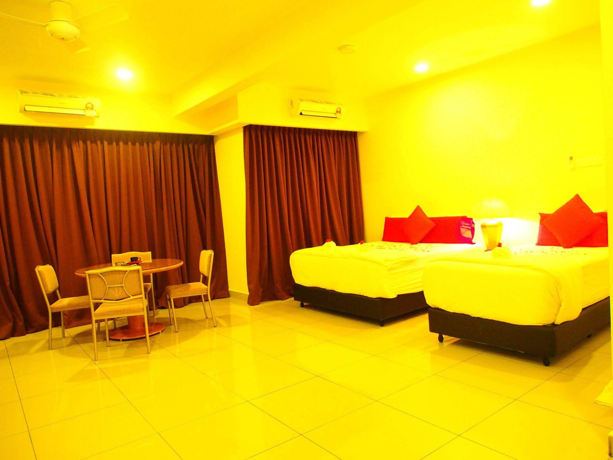 Premier Times International Hotel Seri Kembangan Exterior photo
